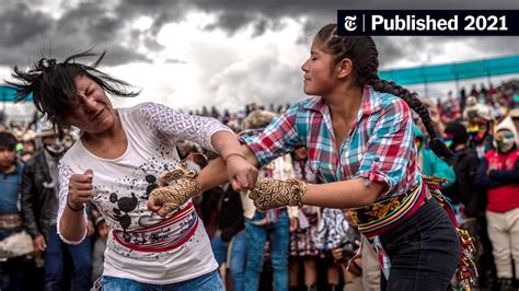 peruvian fighting style|Takanakuy: Fistfighting in the Andes .